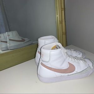 Nike WMNS Blazer Mid 77 White Pink Oxford🤍💖